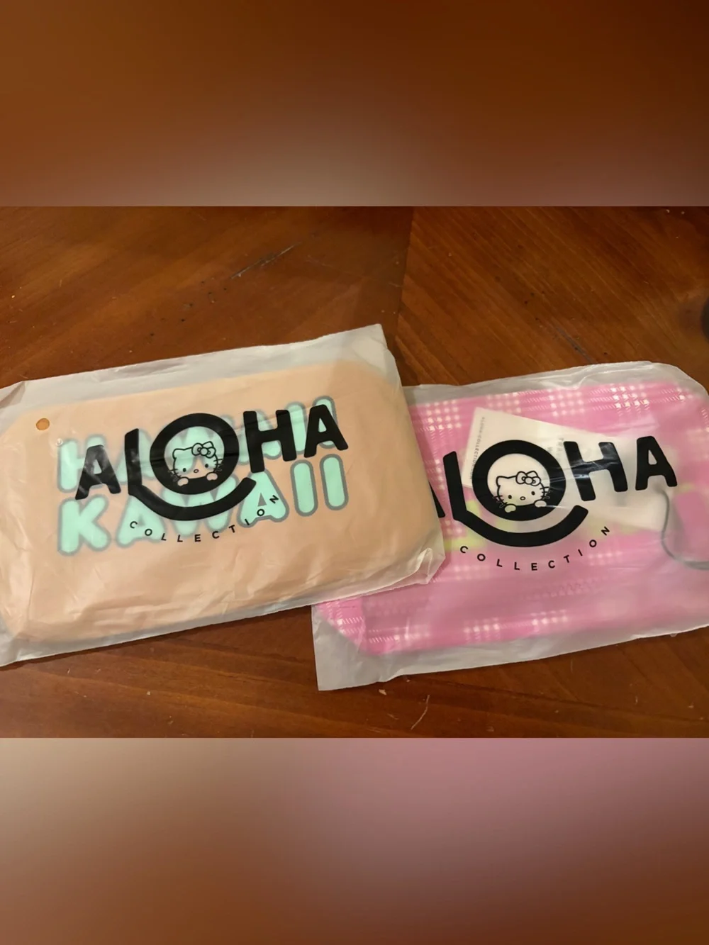 Aloha collection x Hello Kitty exclusive mini pouch set of 2- NWT